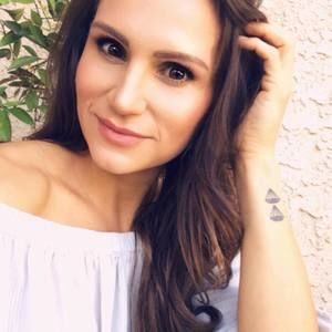 Meet your Posher, Crystal